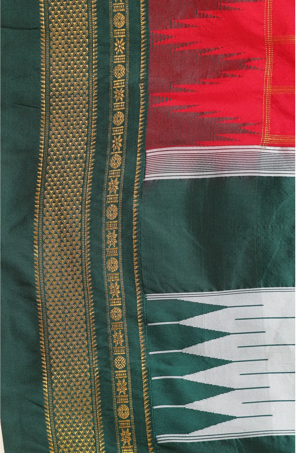 Scarlet Elegance- Ilkal Saree