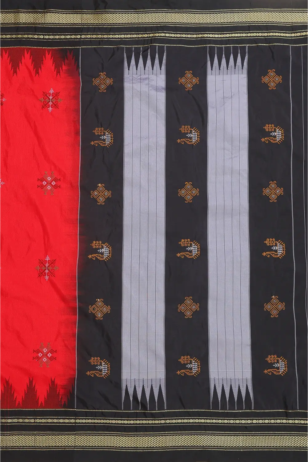 Red Ilkal Saree with Tope Teni Pallu & Kasuti Embroidery – in Cotton Silk