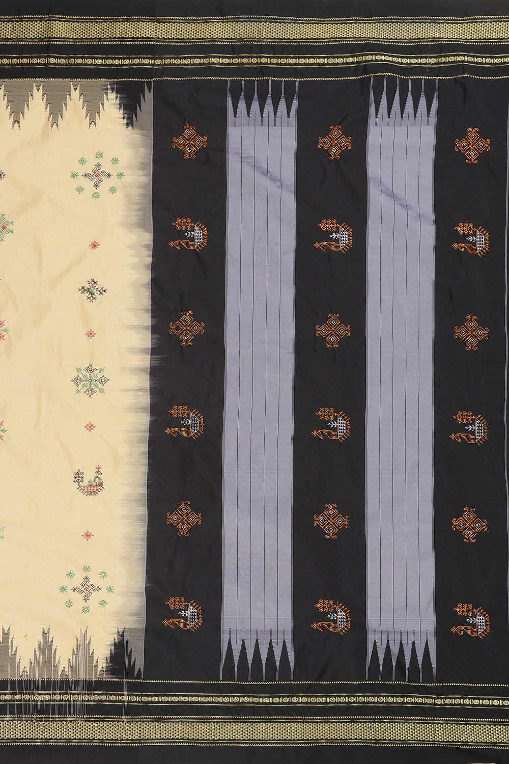Off White with Black Border Ilkal Saree with Tope Teni Pallu & Kasuti Embroidery – in Cotton Silk