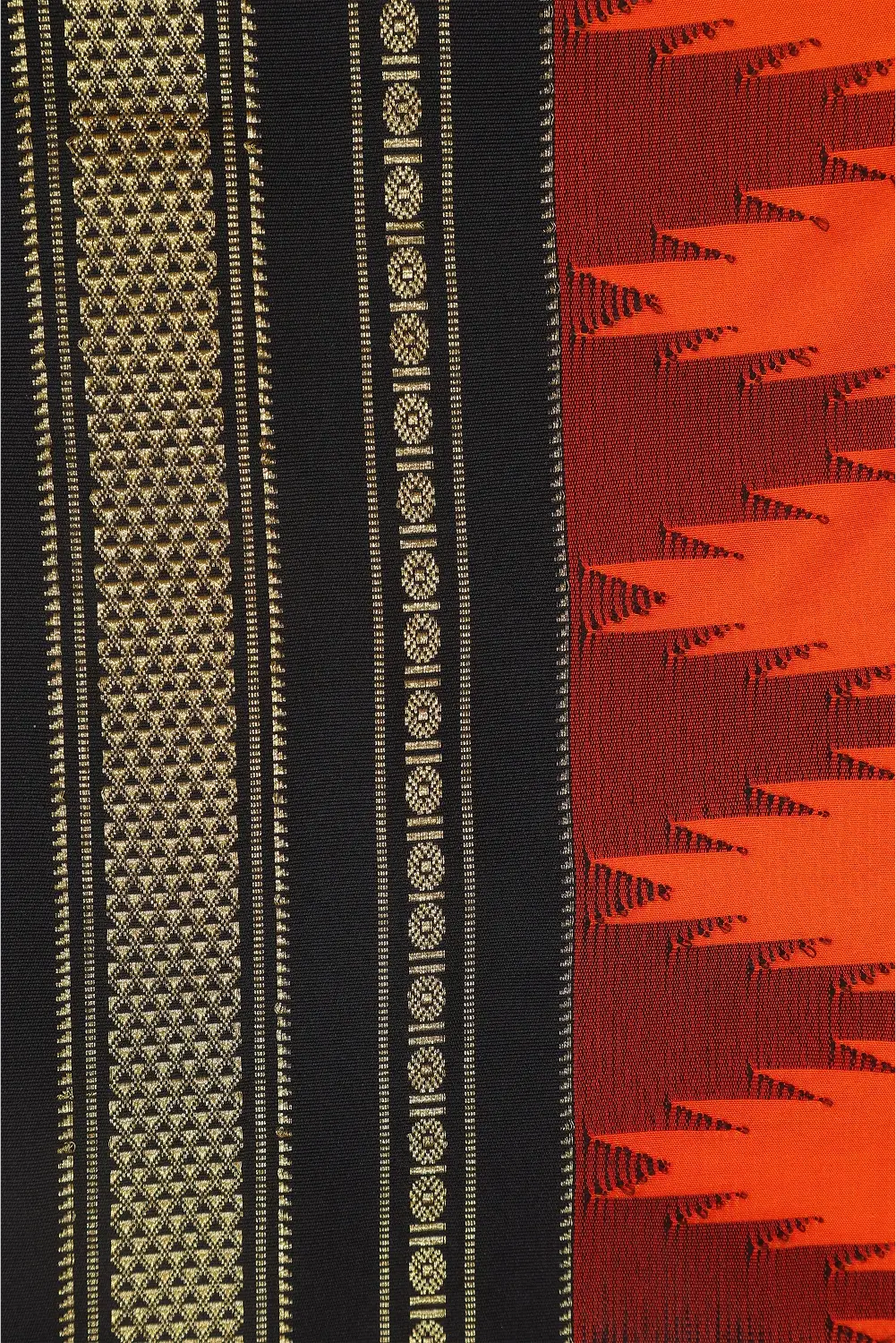 Orange Ilkal Saree with Tope Teni Pallu & Kasuti Embroidery – in Cotton Silk