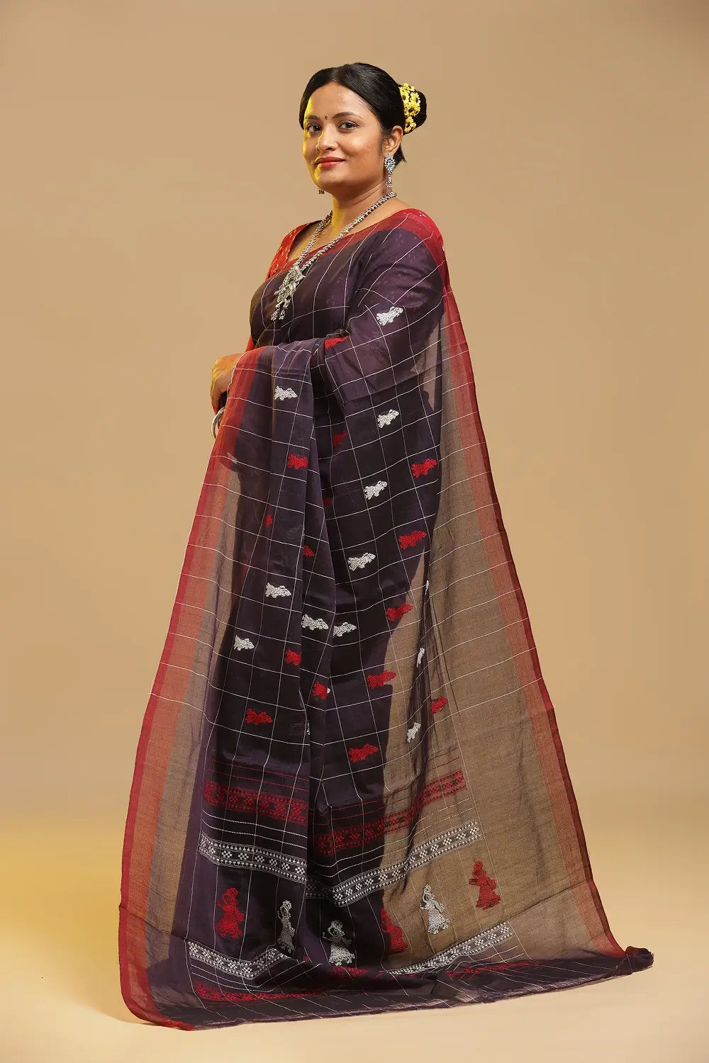 Midnight Aura – White Check, Red & Black Gollabhama Cotton Saree