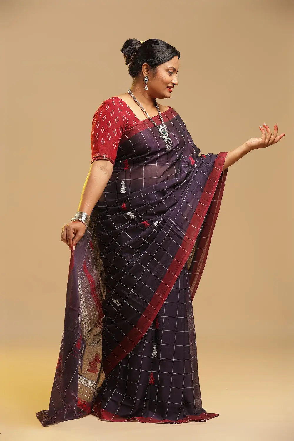 Midnight Aura – White Check, Red & Black Gollabhama Cotton Saree