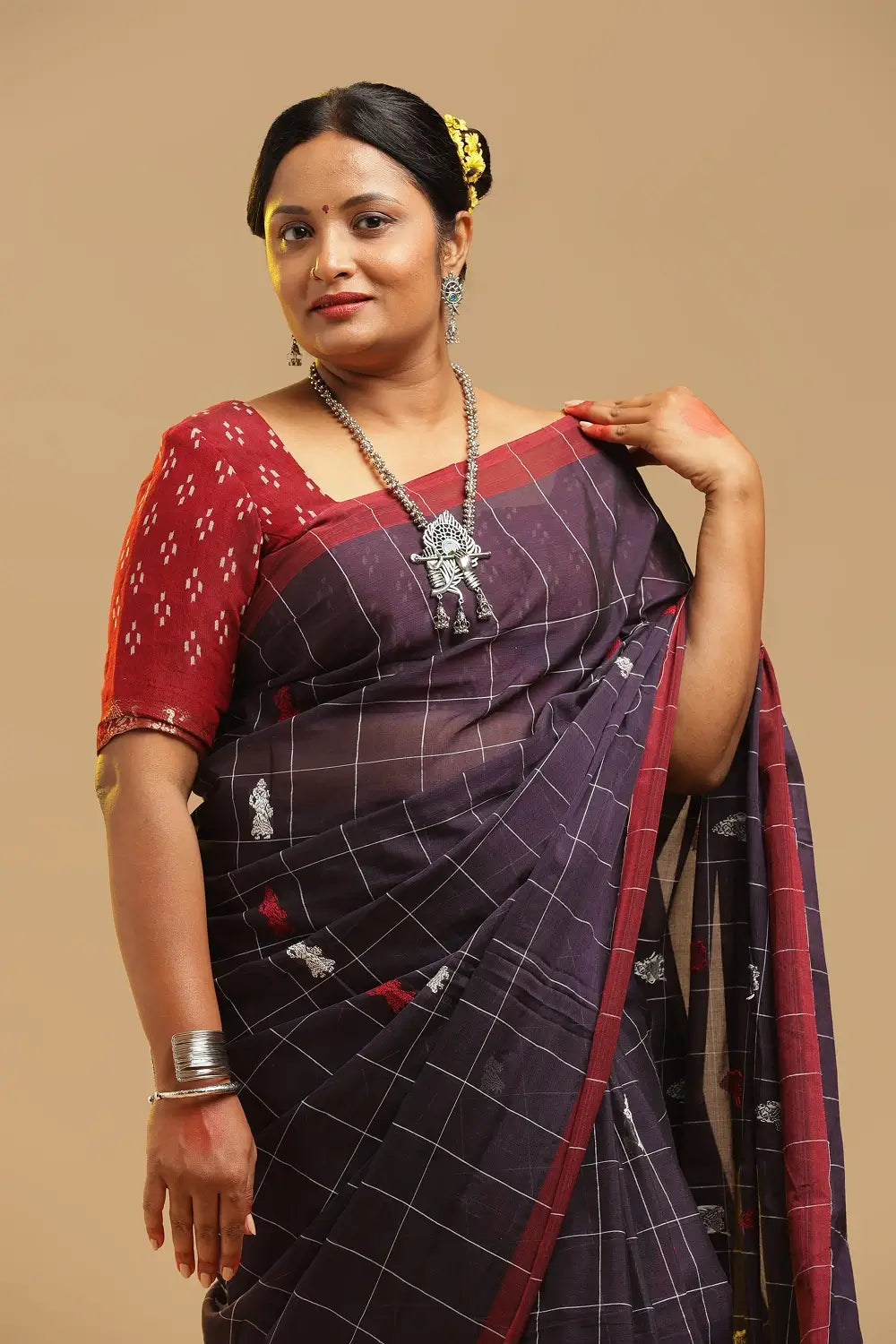 Midnight Aura – White Check, Red & Black Gollabhama Cotton Saree