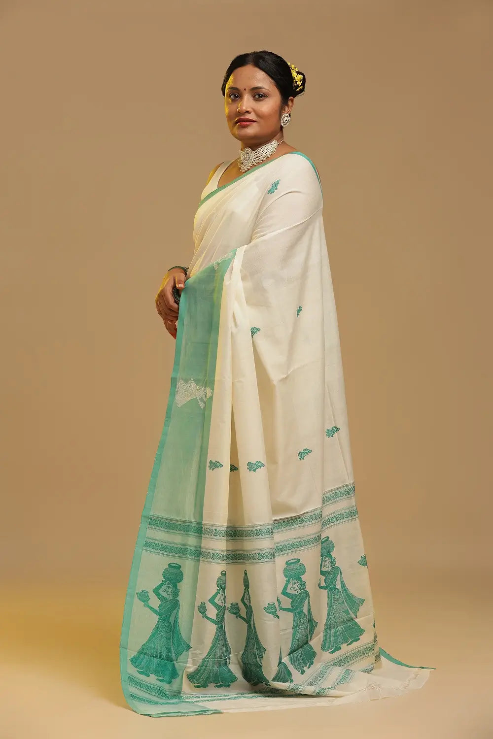 White Elegance – White & Mint Green Gollabhama Cotton Saree